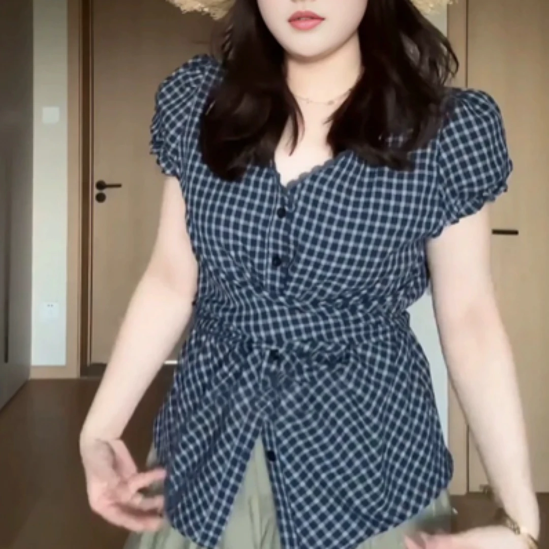 夏季收腰绑带拼蕾丝V领格子衬衫夏季新款显瘦洋气气质上衣