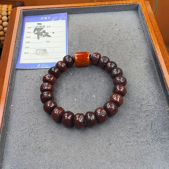 凤眼菩提吊坠手串