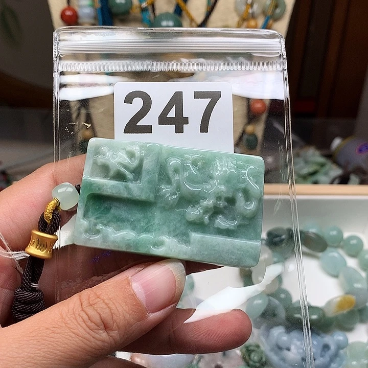 翡翠颈饰未镶嵌秀*翡翠