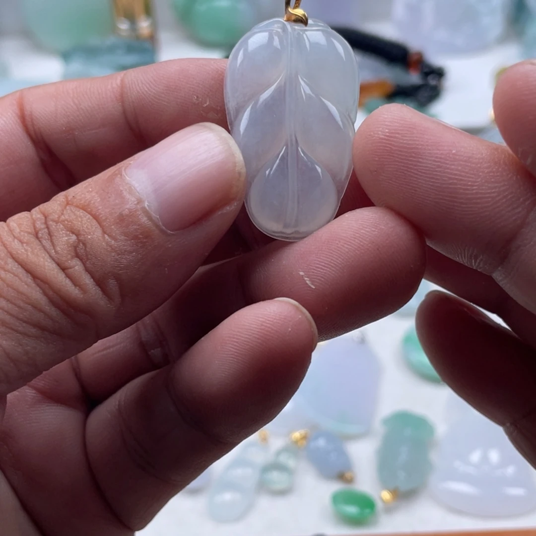 翡翠未镶嵌颈饰翡翠叶子