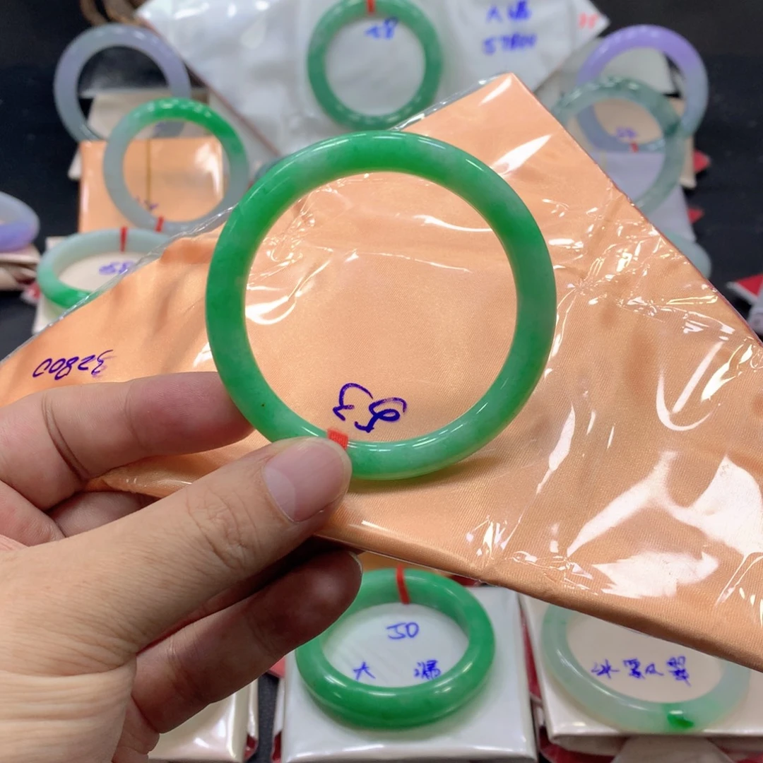 翡翠未镶嵌手镯翡翠