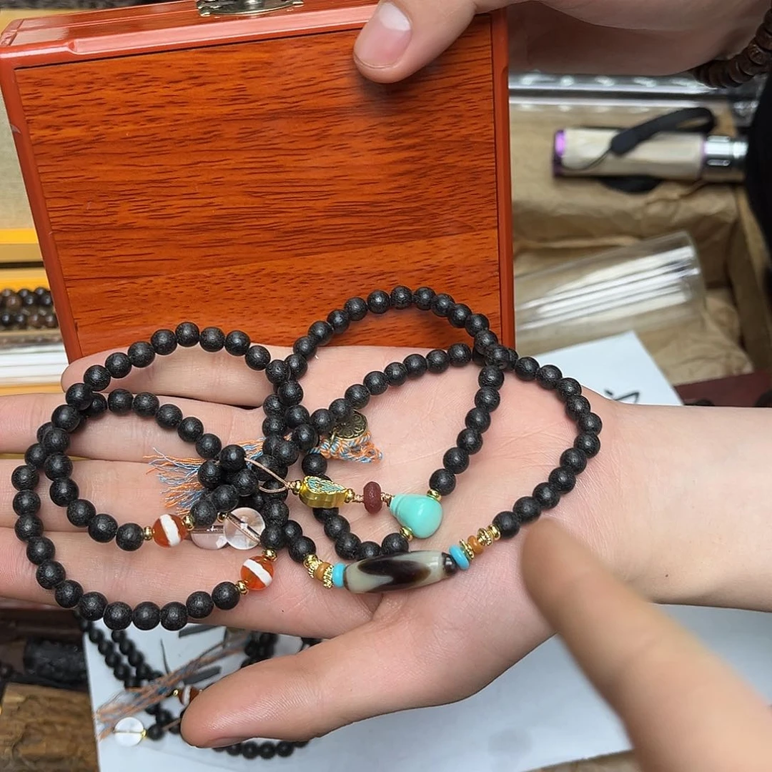 大叶紫檀（黑酸枝木类）