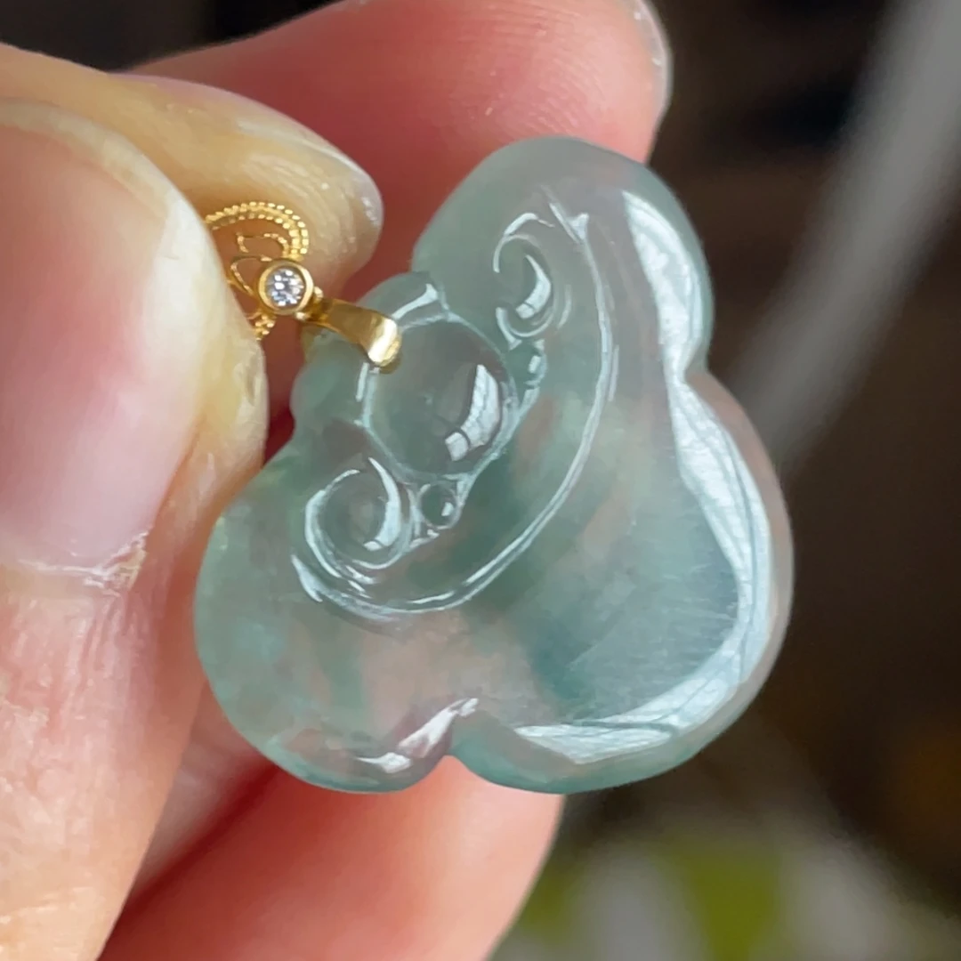 翡翠颈饰18K金镶嵌如意