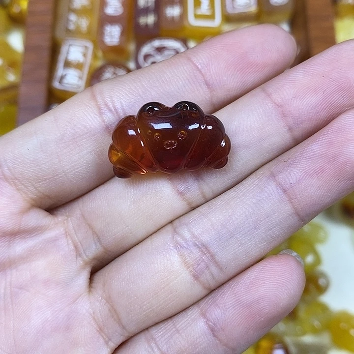 吊坠橄榄核牛角包84