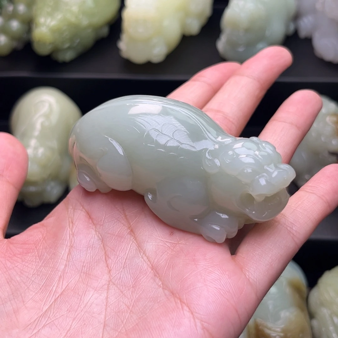 和田玉未镶嵌把件苏****论