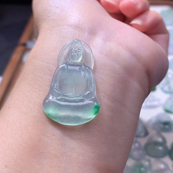 颈饰未镶嵌翡翠高冰飘阳绿素衣观音