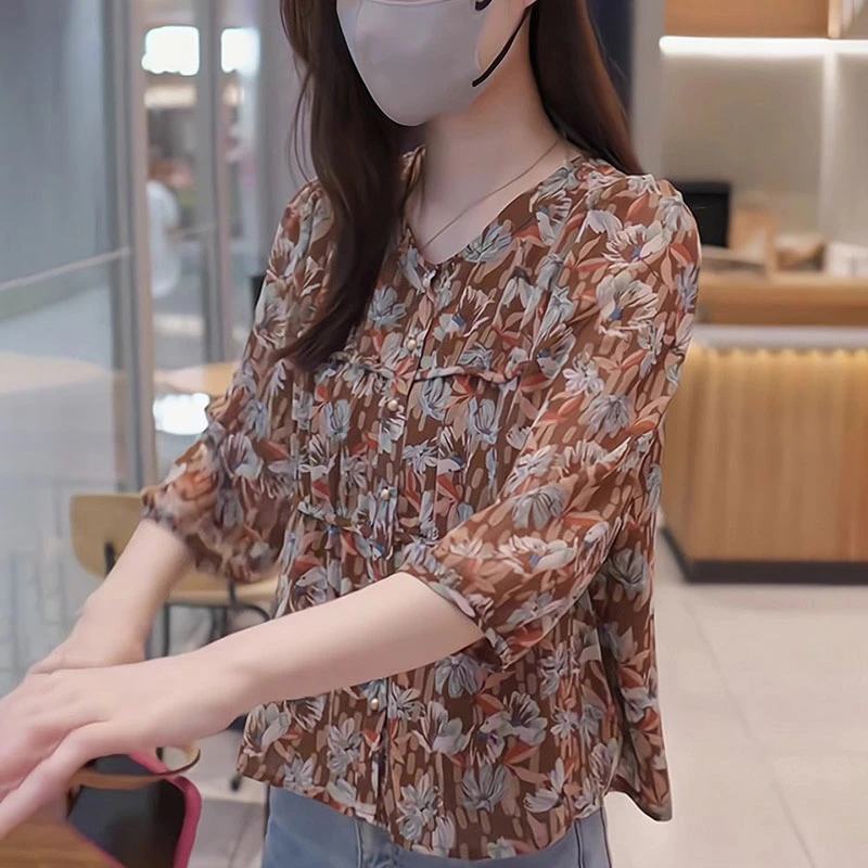 v领时尚碎花衬衫女2025夏季新款宽松显瘦洋气设计感法式短袖上衣