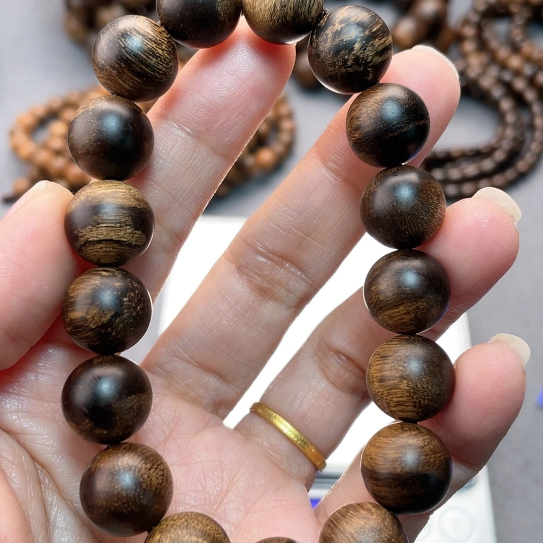 沉香手串白棋瘤疤1.2