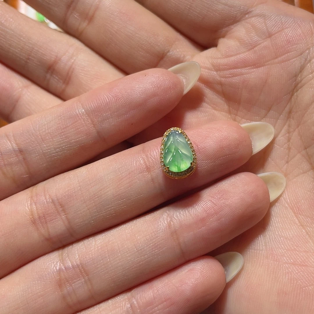 翡翠18K金镶嵌吊坠(不含链)