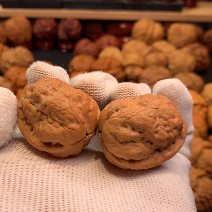 文玩核桃吊坠9………..