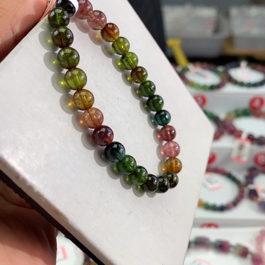 未镶嵌碧玺手链    7mmm。