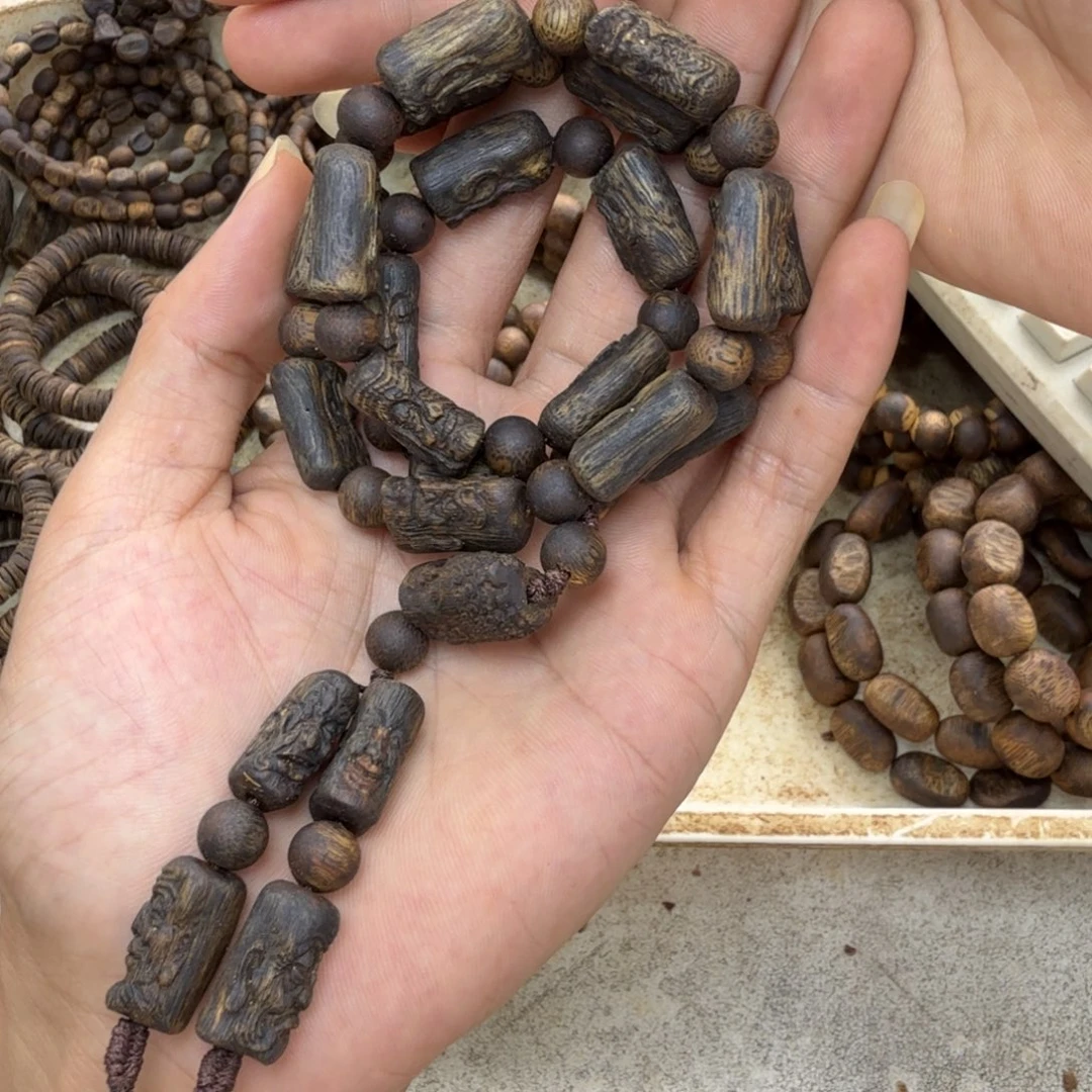 沉香碎屑沉香十八罗汉30克蓝宝石