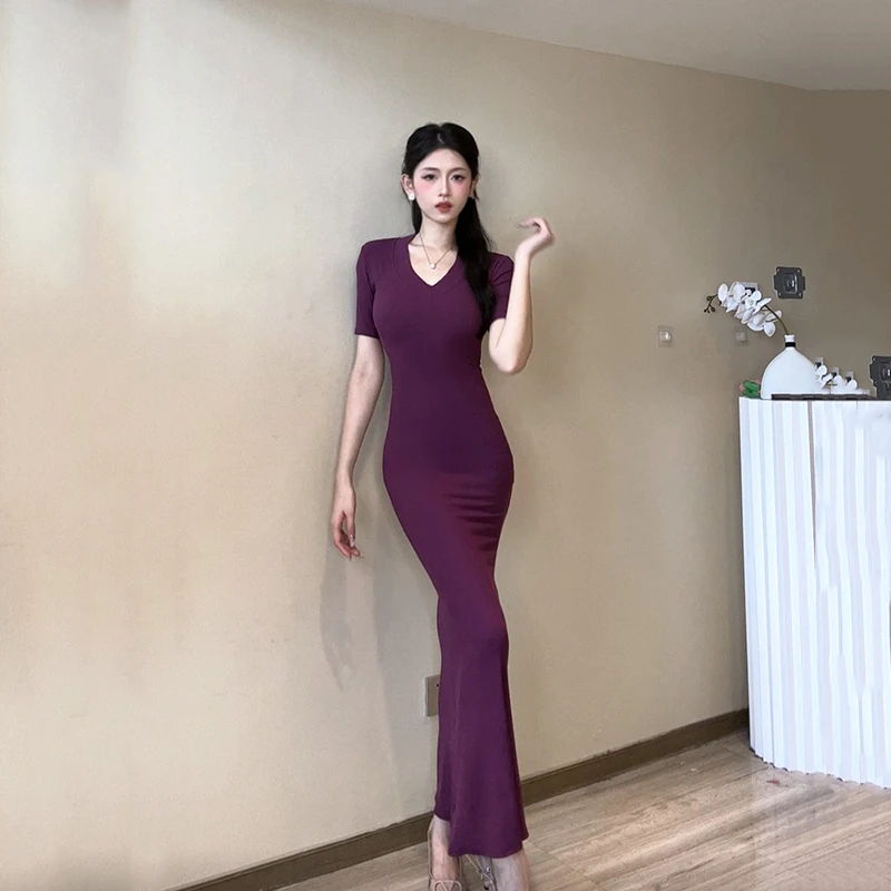 法式鱼尾后妈裙2025爆款显瘦V领包臀气质时尚夏季长款收腰连衣裙