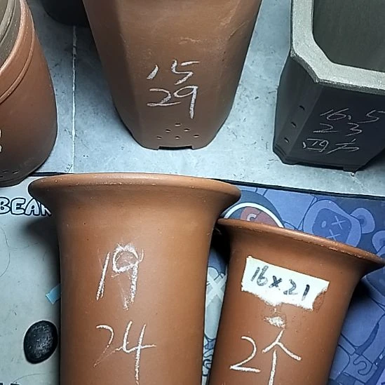 红泥兰花盆两个花盆