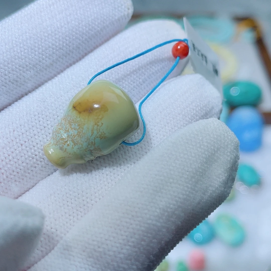 任***姐绿松石未镶嵌珠宝奇石