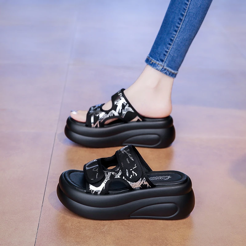 厚底凉拖鞋夏季外穿2025新款时尚百搭洋气高跟软底配裙子防滑拖鞋