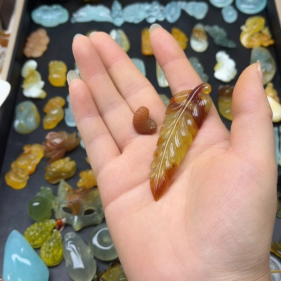 蛇纹石玉未镶嵌岫玉挂坠九****人