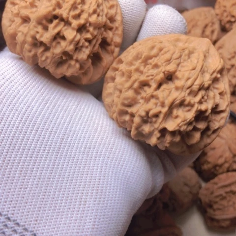 【闪购商品】桃核吊坠王永麒麟纹官帽