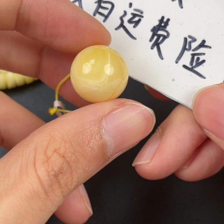 琥珀裸石未镶嵌天然60