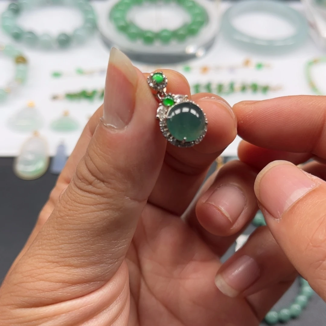 翡翠银S925镶嵌颈饰福利