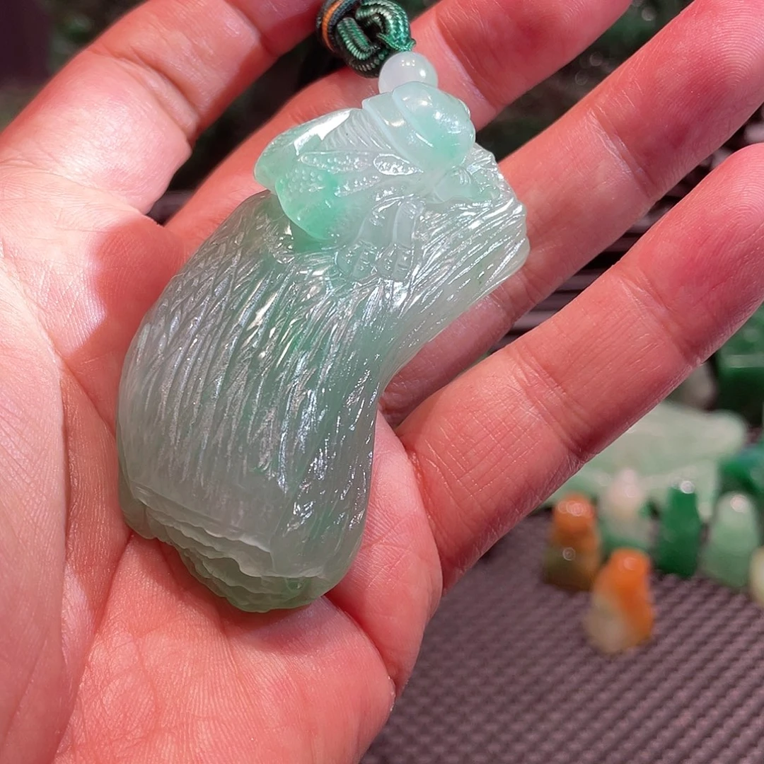 石英质玉颈饰未镶嵌