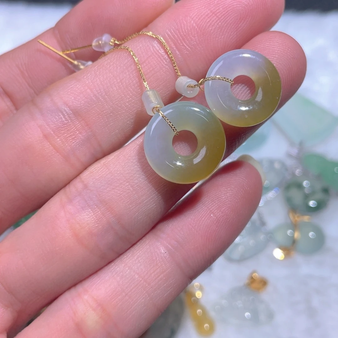 翡翠18K金镶嵌颈饰翡翠