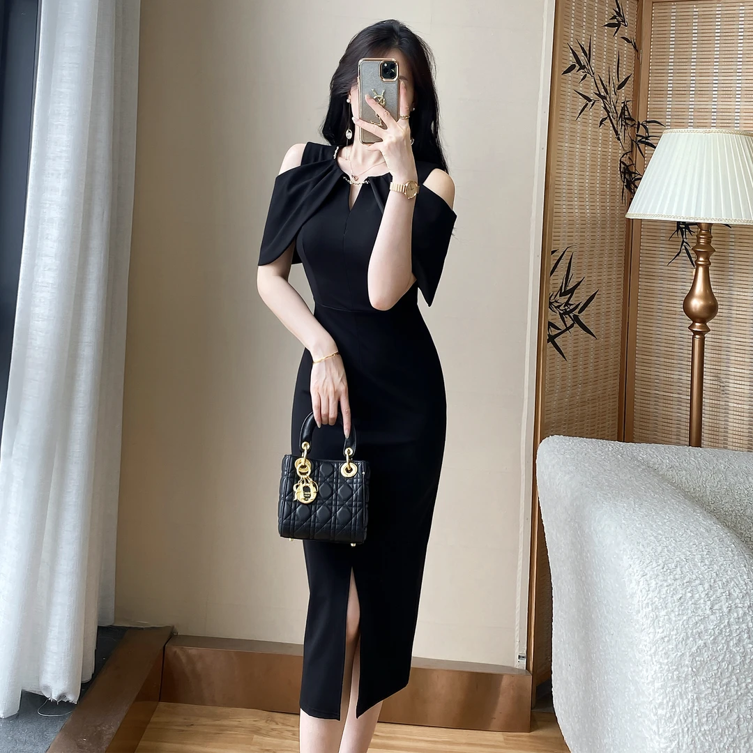 小众设计感轻奢女装连衣裙高档贵气小富婆露肩法式礼服裙子中长款