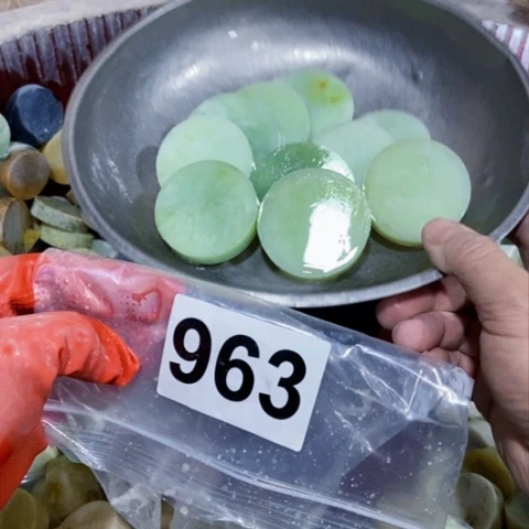 【闪购商品】蛇纹石玉珠宝半成品未镶嵌