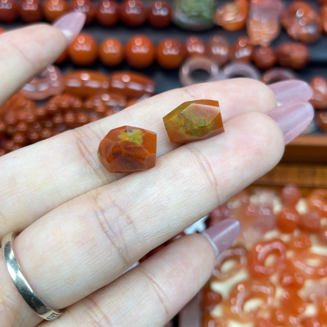 南红玛瑙未镶嵌颈饰单珠
