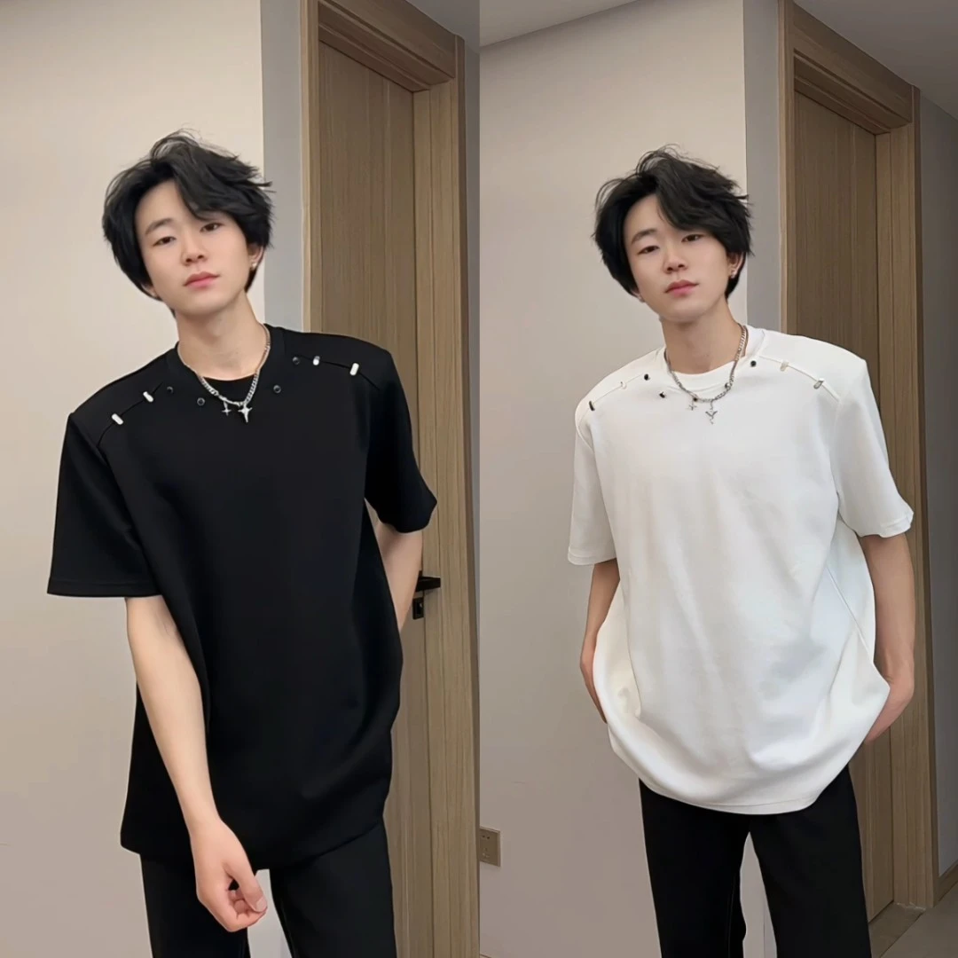 这一秒的心动 垫肩设计款小众金属装饰潮男夏季重工T恤宽松男短