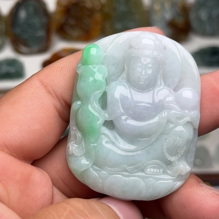 颈饰未镶嵌翡翠观音