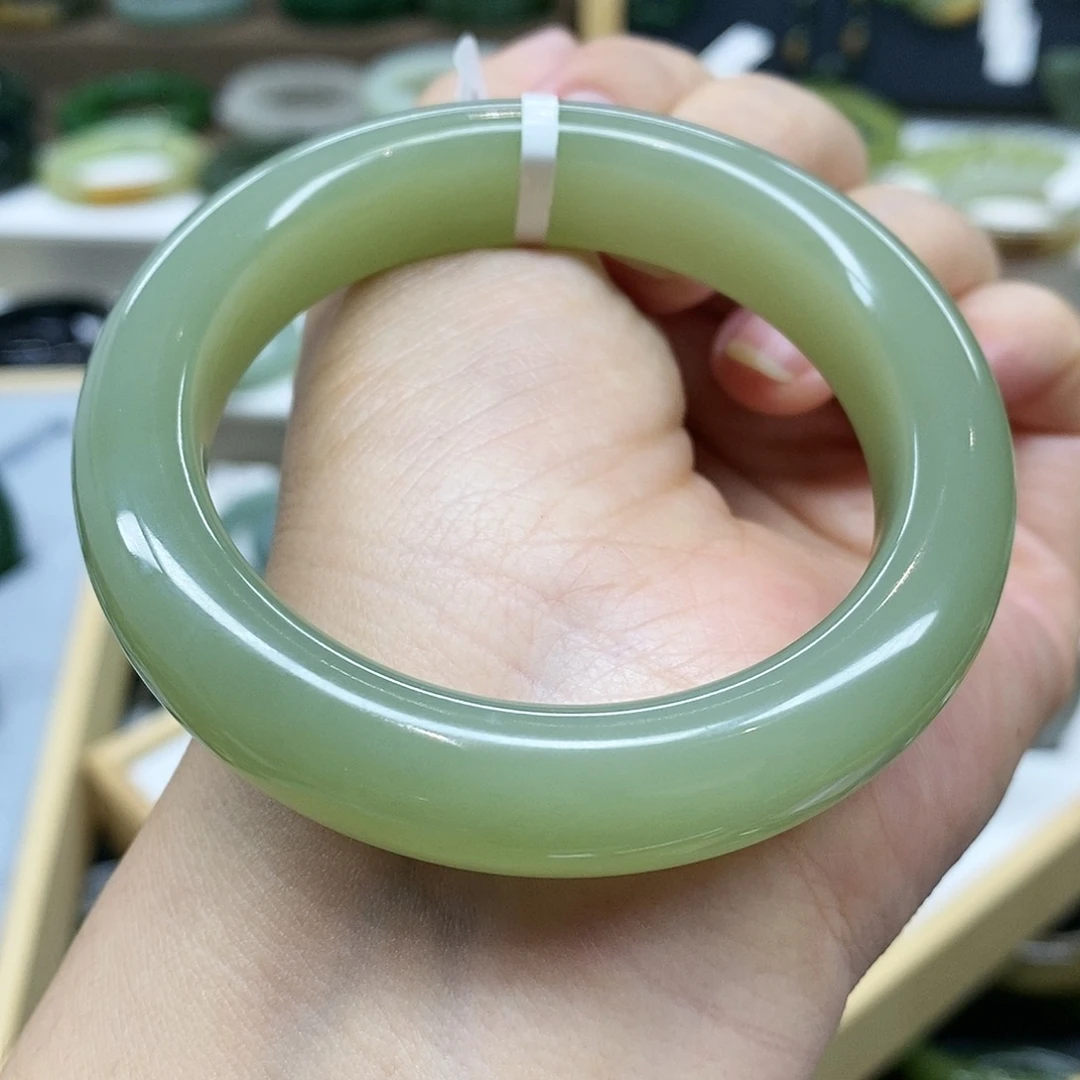 【闪购商品】未镶嵌手镯和田玉