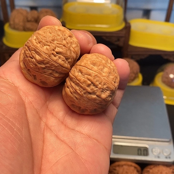 x***7文玩核桃吊坠41尺，南瓜墩