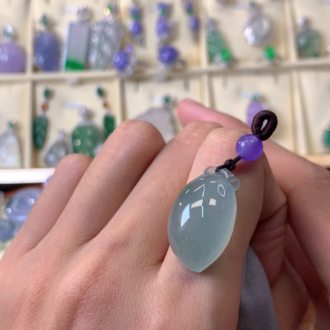 翡翠颈饰未镶嵌裸石