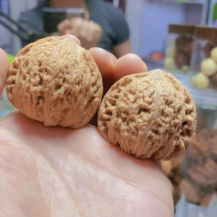 【闪购商品】文玩核桃把件41泥鳅背水尖