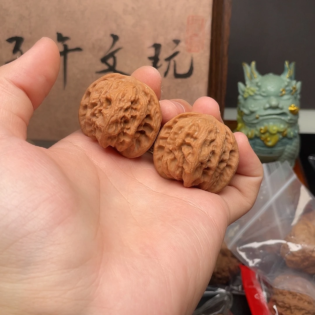 关***，吊坠文玩核桃野狼