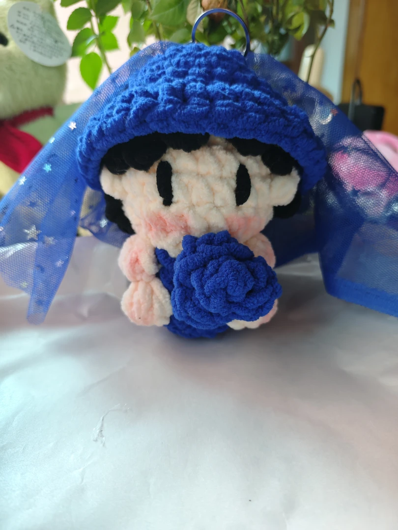 毛线钩织黄子弘凡蓝色头纱玩偶成品可爱挂件