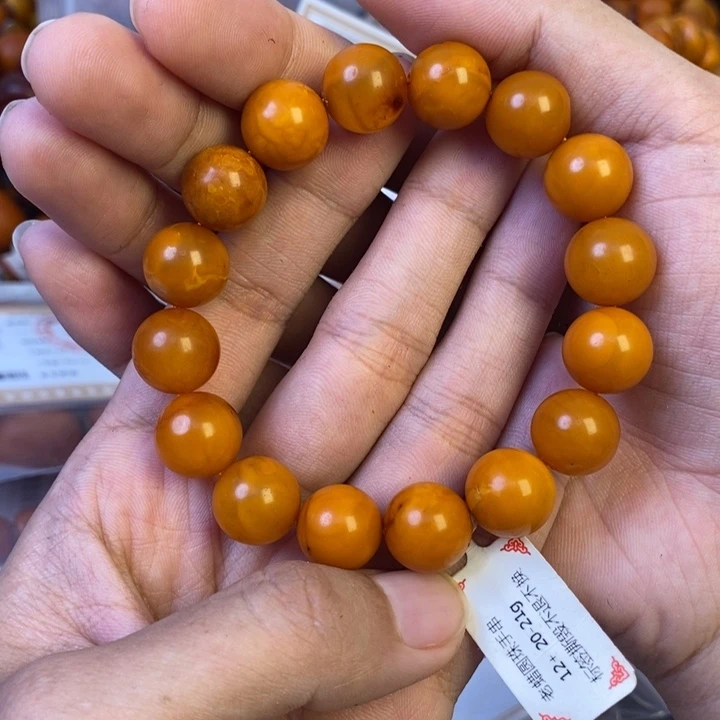 未镶嵌琥珀珠宝奇石