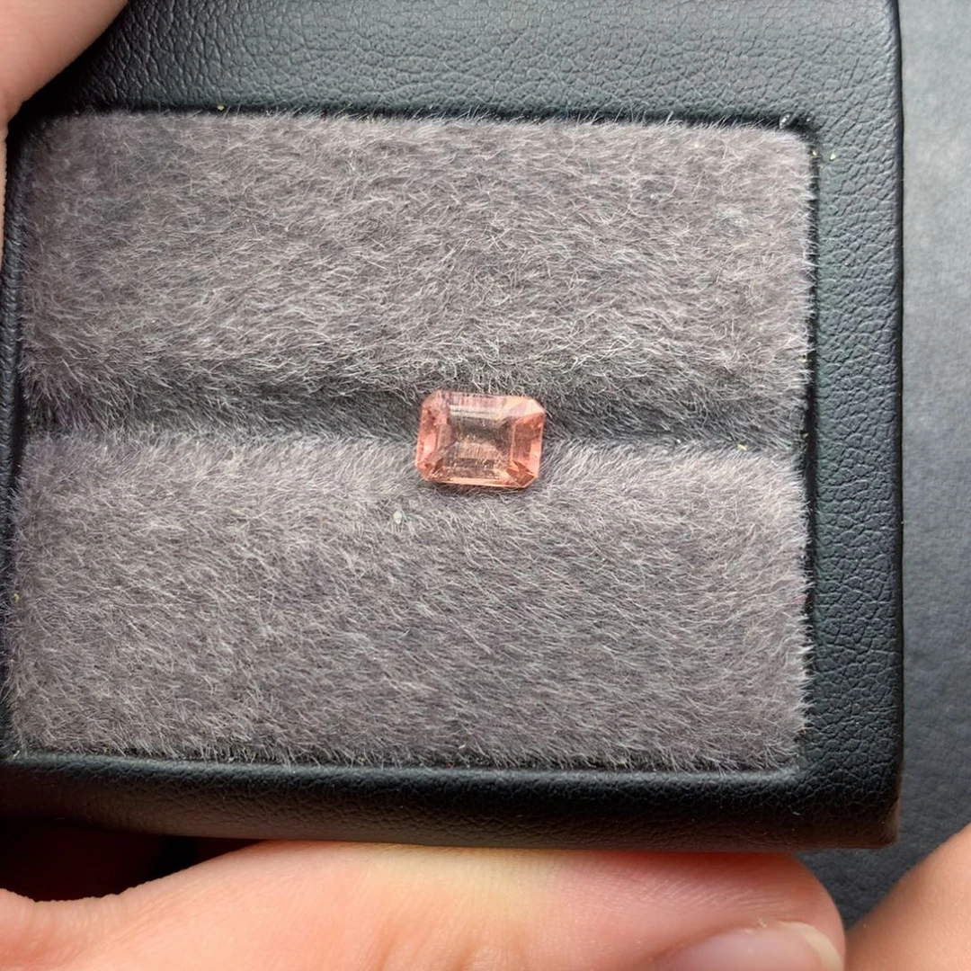 未镶嵌碧玺天然裸石天然碧玺1.12克拉