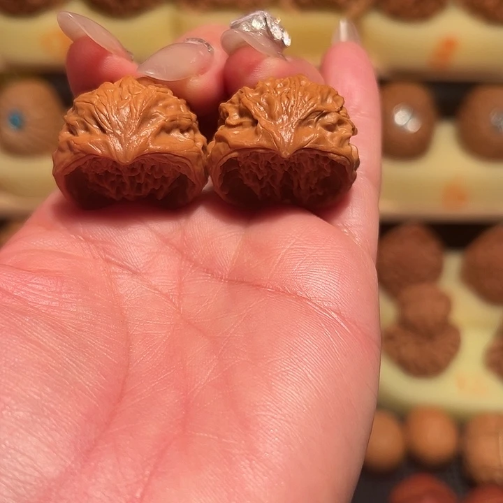 风***里吊坠桃核精品核桃