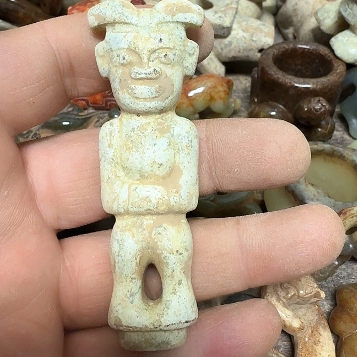 蛇纹石玉颈饰未镶嵌