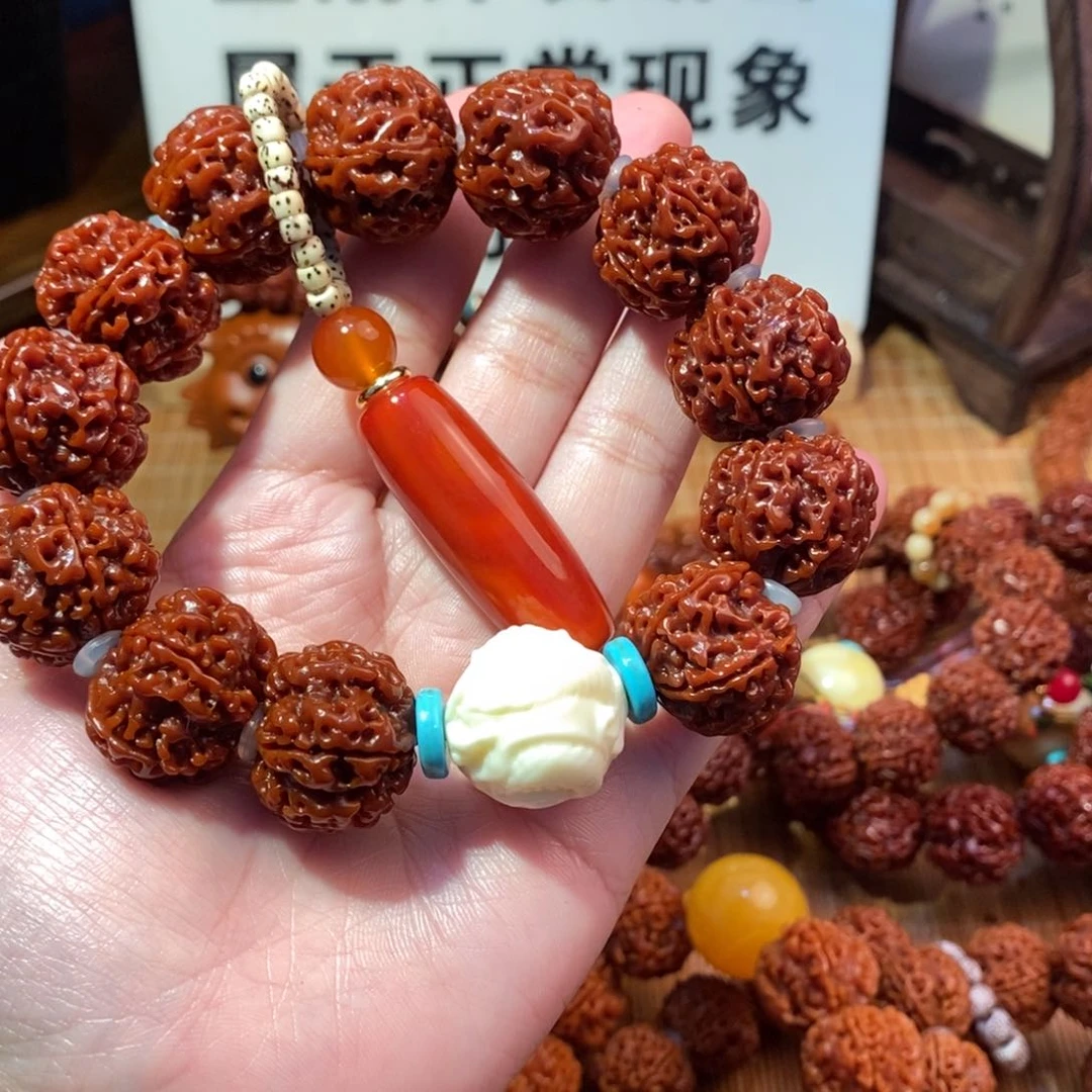 金刚菩提吊坠215瓣红跑环白龙