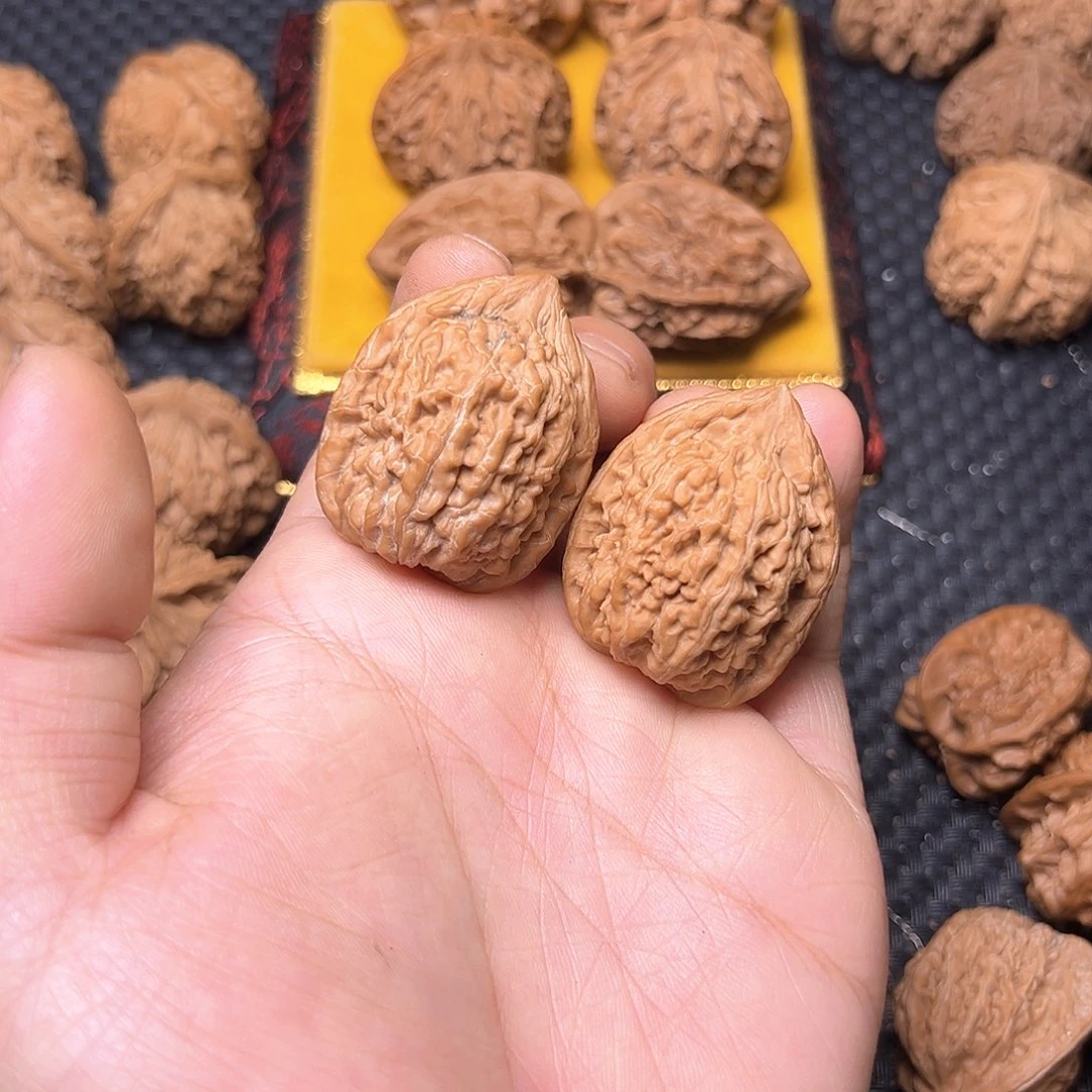 九***猫吊坠文玩核桃蚂蚁鸡心