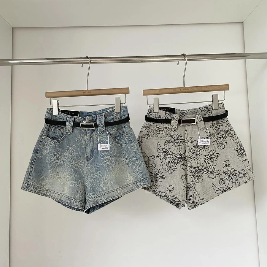 2025年夏季新款美式复古花朵重工刺绣高腰显瘦牛仔短裤阔腿裤女