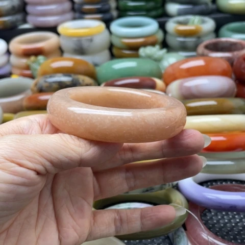 石英岩玉未镶嵌手镯