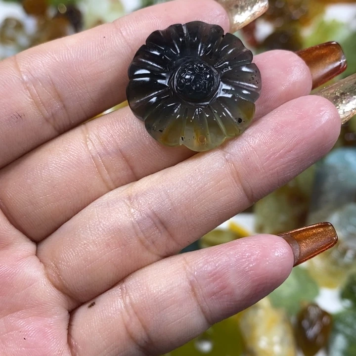 蛇纹石玉未镶嵌吊坠