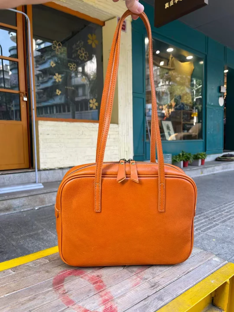 头层牛皮时尚百搭轻奢款单肩包真皮女士经典保龄球包