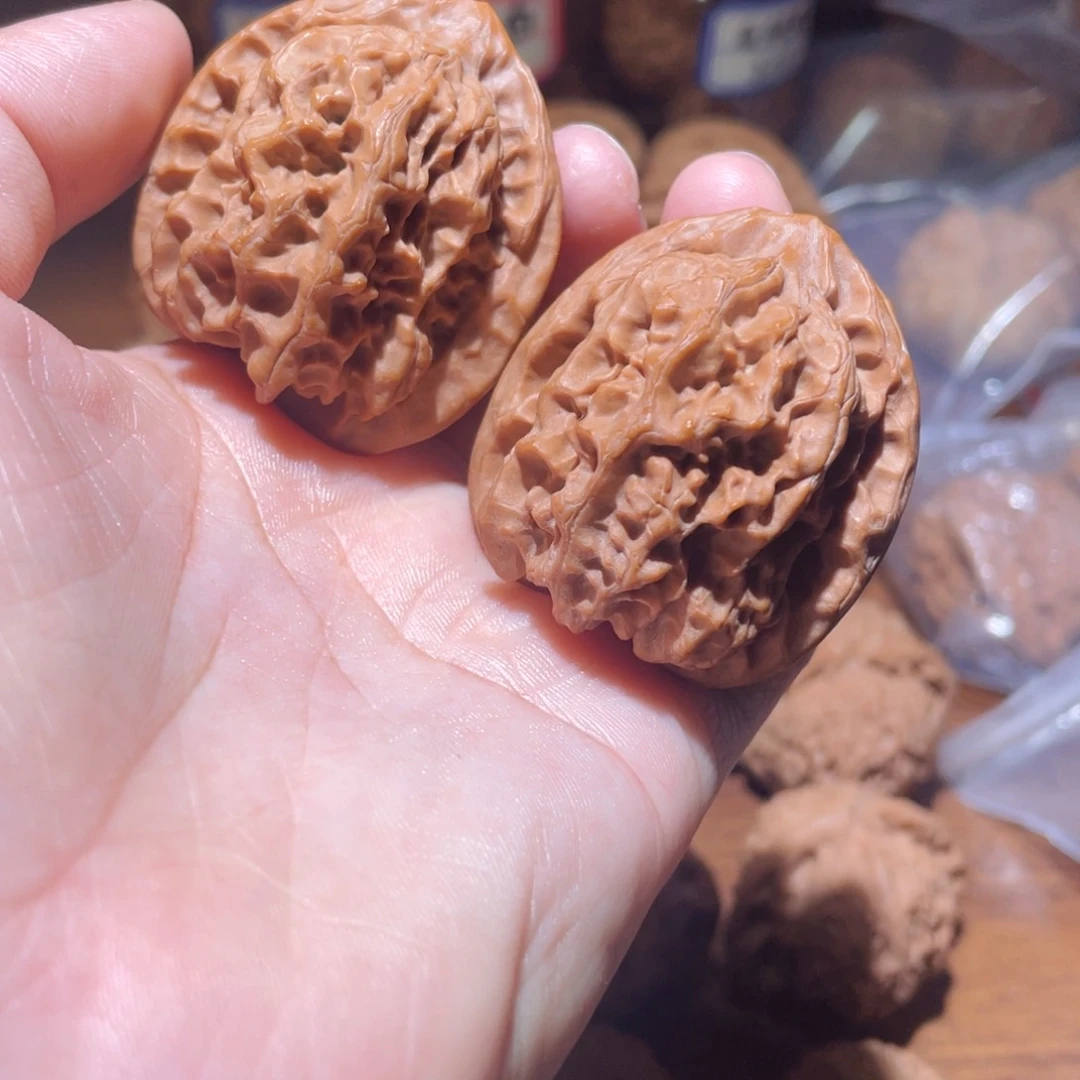 吊坠桃核40尺磐石，