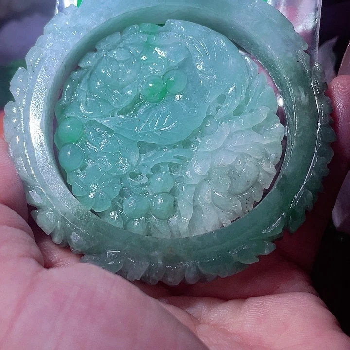 水***情翡翠未镶嵌颈饰翡翠