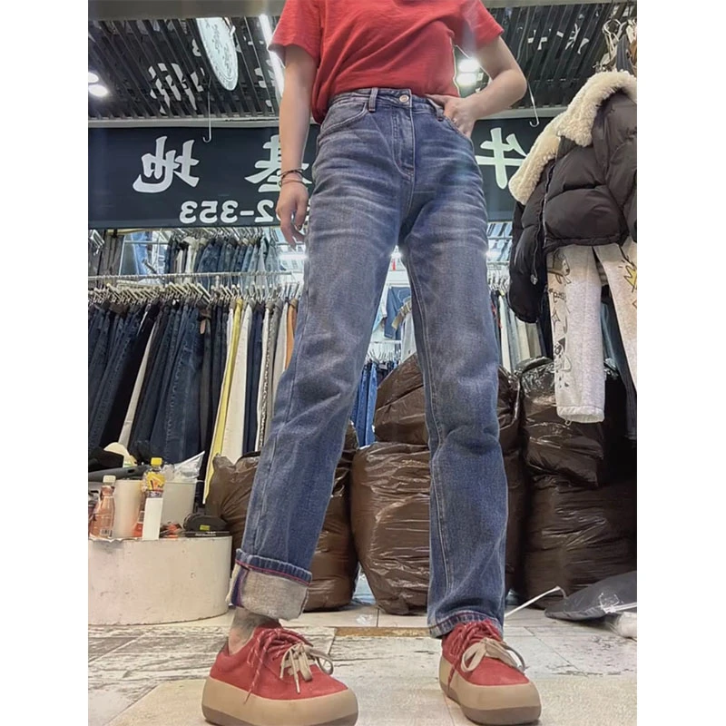萱贝纯设计感后腰刺绣牛仔长裤女2026春季新款垂感百搭窄版直筒裤
